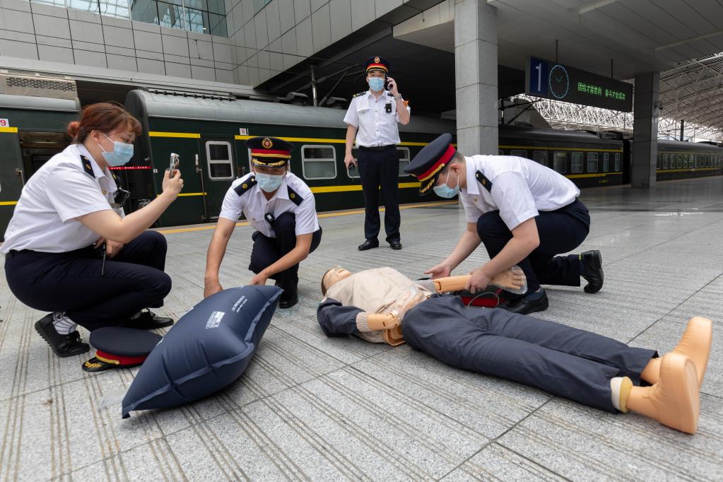 上海：医铁联动保障旅客安全